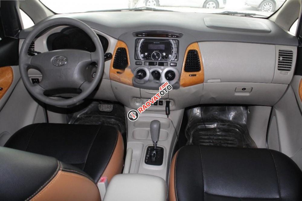 Cần bán xe Toyota Innova 2.0 V đời 2009, màu bạc-6