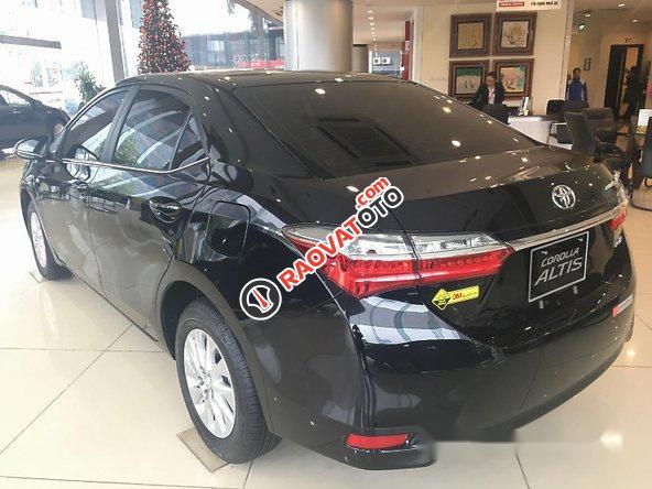Bán Toyota Corolla Altis năm 2017, màu đen, giá tốt-3