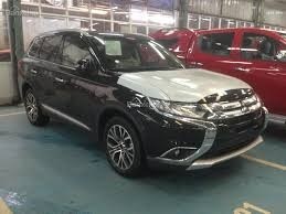 Cần bán xe Mitsubishi Outlander đời 2017, màu đen, xe nhập, 973tr-3