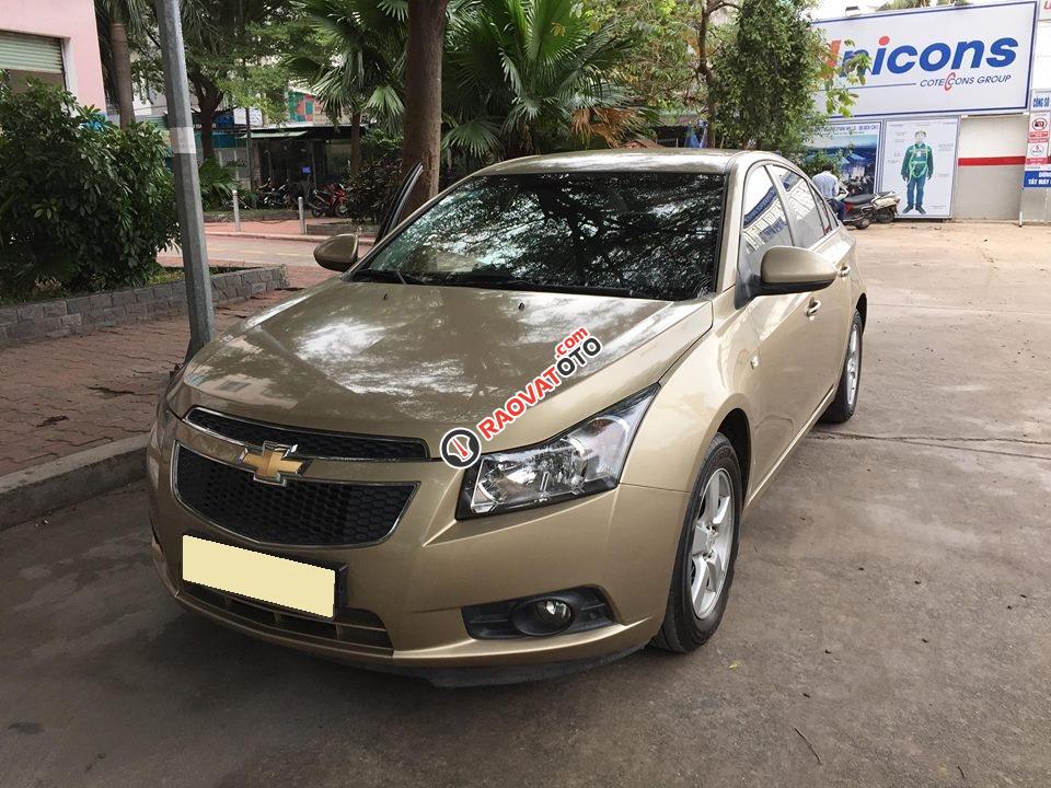 Nhà cần bán xe Chevrolet Cruze 2015 màu đồng, số sàn-1