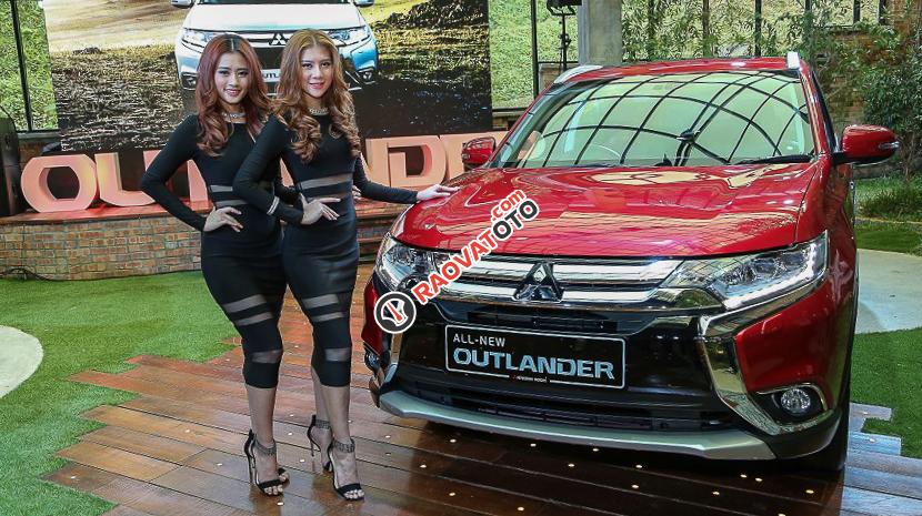 Bán xe Mitsubishi Outlander sản xuất 2017, màu đỏ, giá chỉ 942 triệu-1