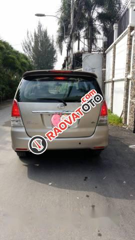 Cần bán xe Toyota Innova năm 2010-2