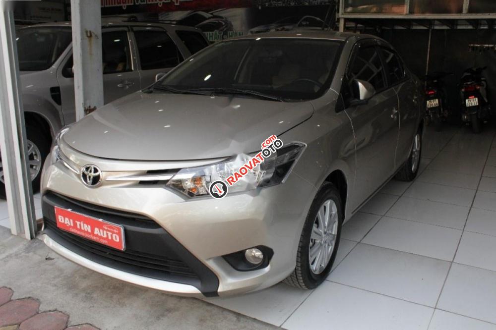 Bán ô tô Toyota Vios 1.5 E đời 2017, màu bạc số sàn-0