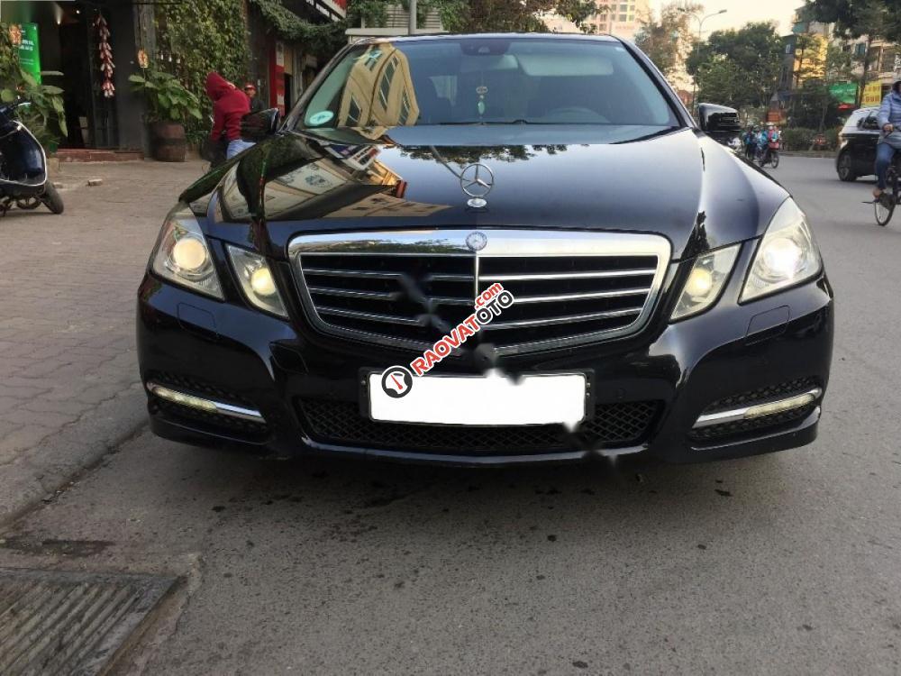 Bán xe Mercedes E250 2010, màu đen-0