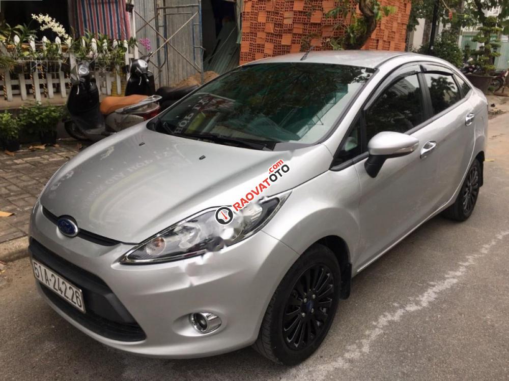 Bán Ford Fiesta 1.6 AT sản xuất 2011, màu bạc số tự động, giá tốt-1