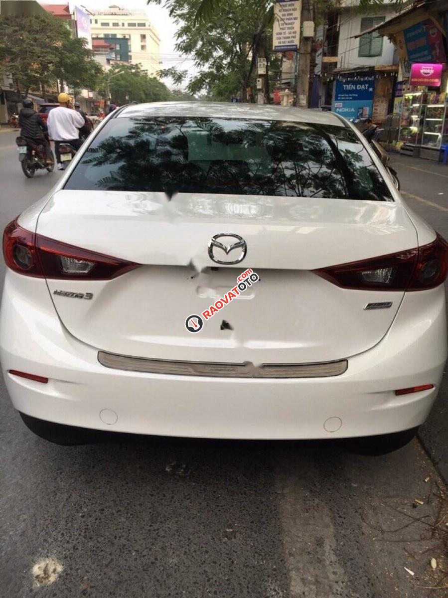 Cần bán lại xe Mazda 3 1.5L đời 2017, màu trắng chính chủ, 625 triệu-4