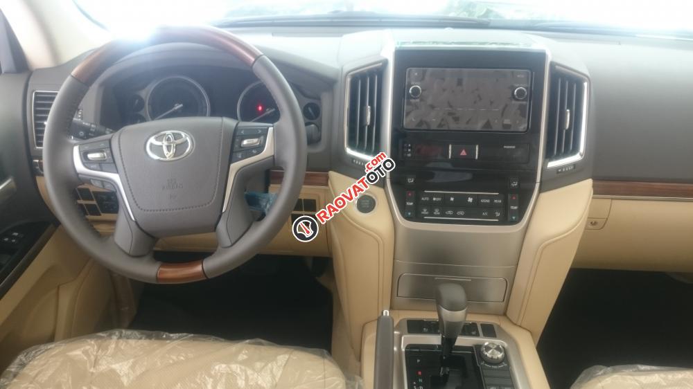 Toyota Land Cruiser V8 đời 2016, màu đen, nhập khẩu nguyên chiếc-3