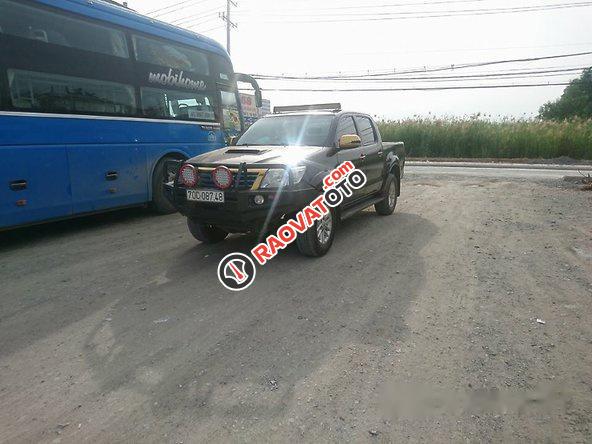 Bán Toyota Hilux 2013, màu đen, giá tốt-0