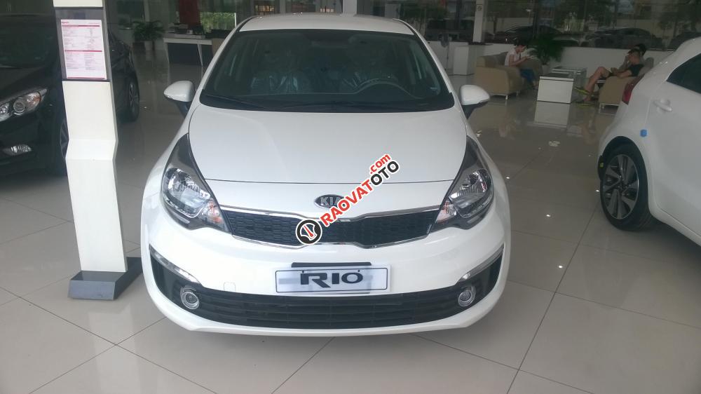 Bán ô tô Kia Rio Sedan MT, màu trắng; Giá còn 470tr-0