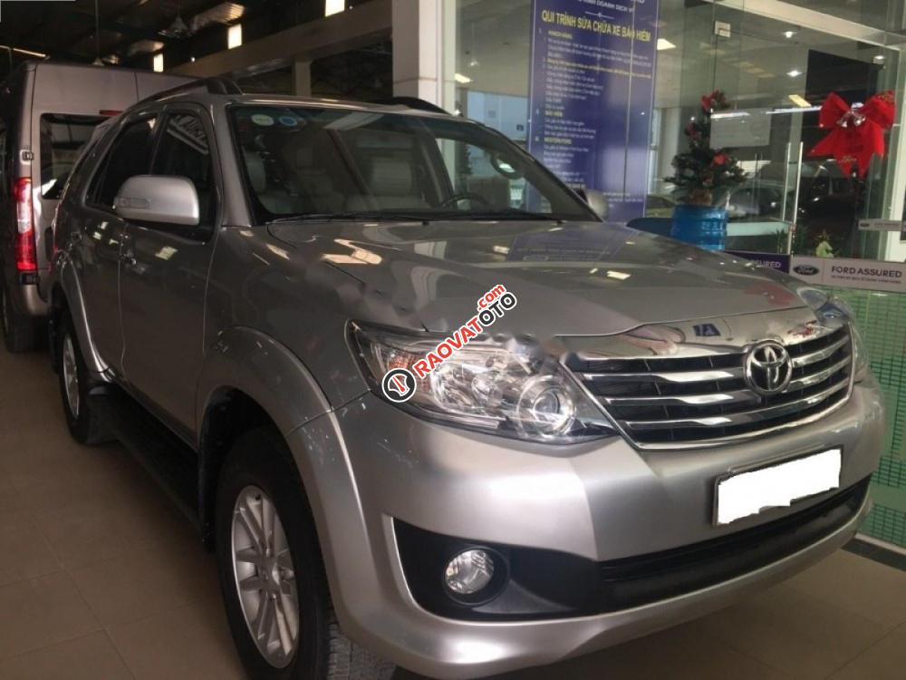 Cần bán xe Toyota Fortuner 2013, màu bạc, giá tốt-4