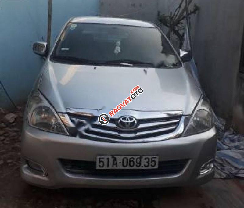 Cần bán xe Toyota Innova G đời 2009, màu bạc, giá 418tr-0