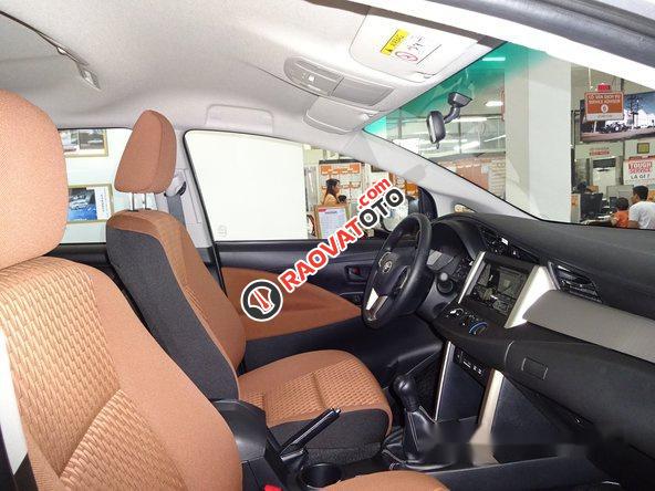 Bán xe Toyota Innova 2.0E MT đời 2017-8