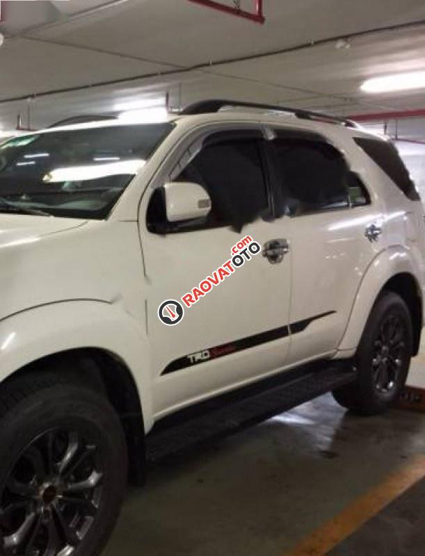 Bán Toyota Fortuner TRD Sportivo 4x2 AT đời 2015, màu trắng giá cạnh tranh-0