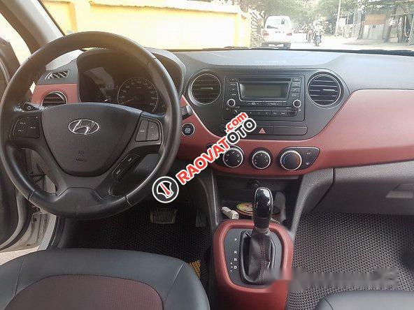 Bán xe Hyundai Grand i10 2015, màu bạc, xe nhập như mới-4