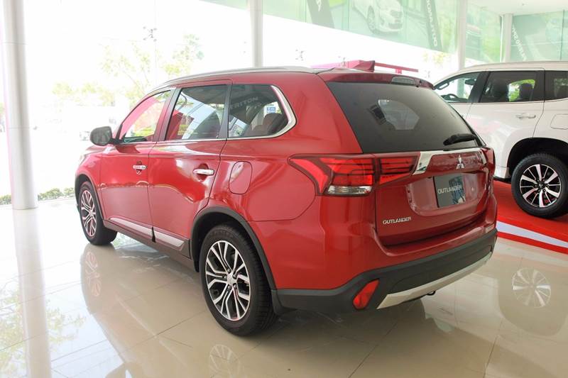 Cần bán Mitsubishi Outlander đời 2017, màu đỏ, nhập khẩu, giá tốt-3