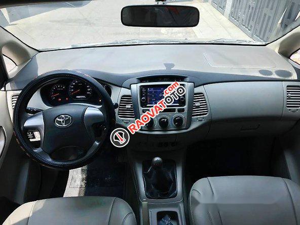 Cần bán xe Toyota Innova E đời 2015, giá tốt-7