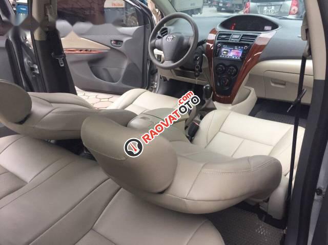 Chính chủ bán ô tô Toyota Vios 1.5MT đời 2011, màu bạc-1