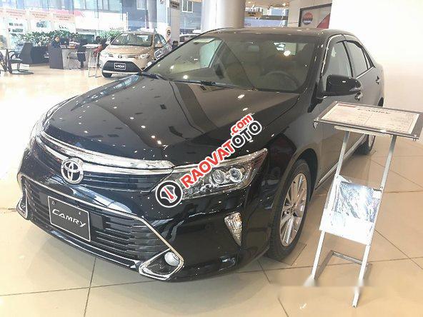 Bán Toyota Camry sản xuất 2017, màu đen-5