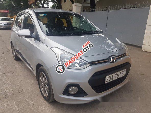 Bán xe Hyundai Grand i10 2015, màu bạc, xe nhập như mới-8