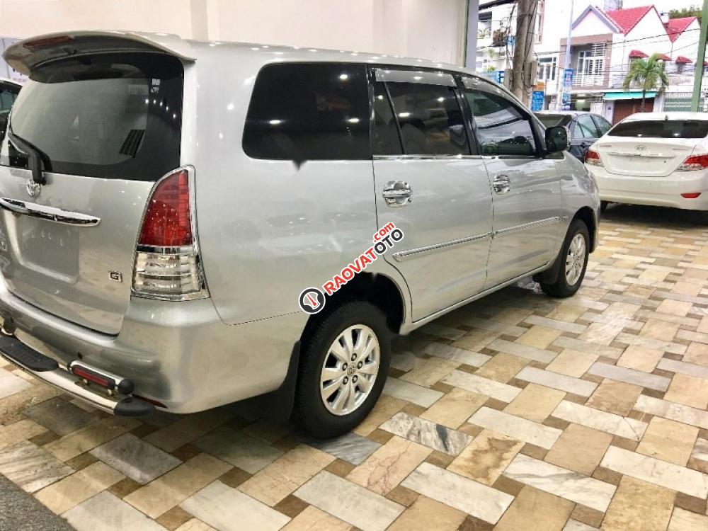 Cần bán lại xe Toyota Innova năm 2011, màu bạc, giá chỉ 510 triệu-1