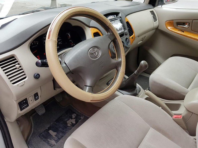 Cần bán xe Toyota Innova đời 2011, nhập khẩu-8