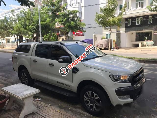 Bán gấp Ford Ranger Wildtrak 3.2L đời 2017, màu trắng, giá 855tr-1