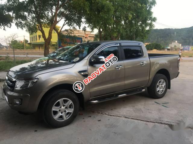 Cần bán xe Ford Ranger đời 2014-0