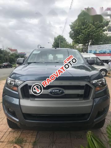 Cần bán gấp Ford Ranger AT đời 2017-2