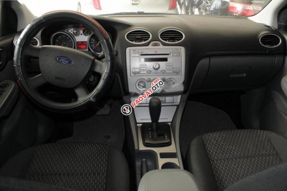 Bán xe Ford Focus 2.0AT đời 2010, màu trắng-3