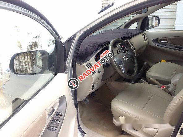 Cần bán lại xe Toyota Innova E đời 2015, màu bạc-1