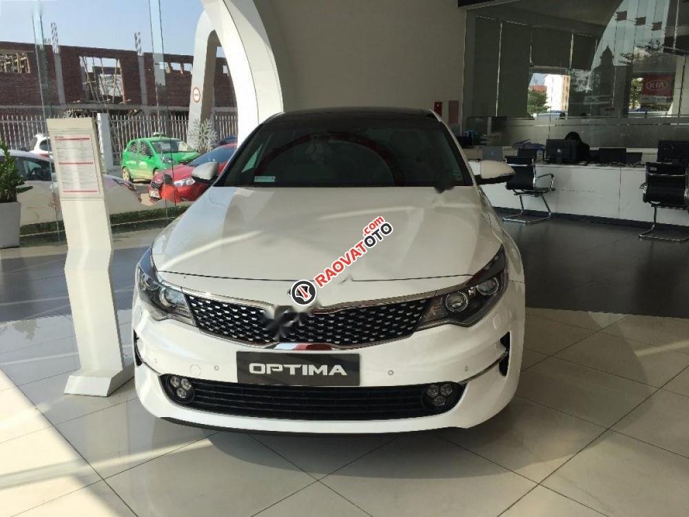 Bán Kia Optima 2.0 AT đời 2017, màu trắng, giá 719tr-2