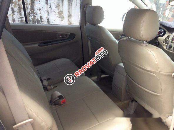 Cần bán lại xe Toyota Innova E đời 2015, màu bạc-3