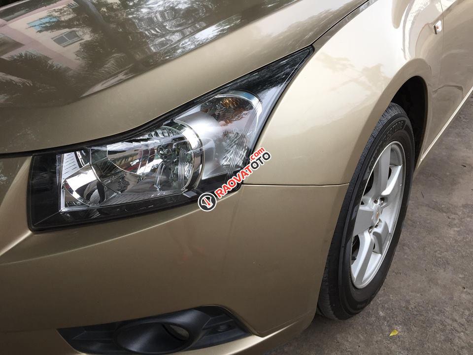 Nhà cần bán xe Chevrolet Cruze 2015 màu đồng, số sàn-3