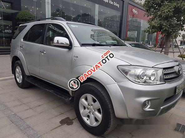 Cần bán gấp Toyota Fortuner 2.5G đời 2011, màu bạc số sàn, 655 triệu-3