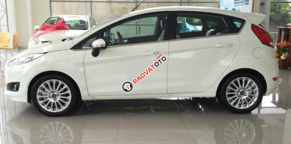 Bán xe Ford Fiesta 2017, màu trắng, 505 triệu-1