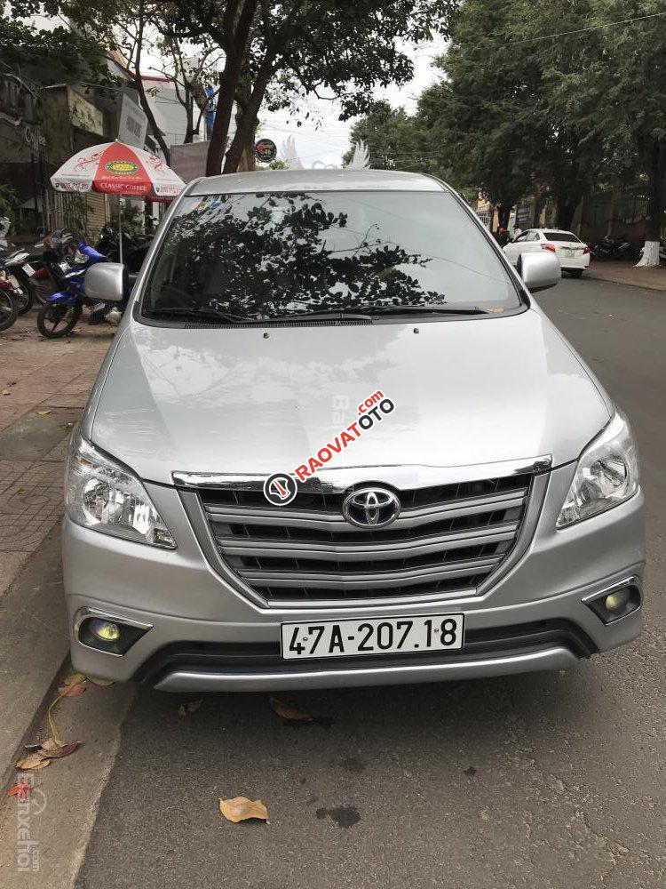 Xe Toyota Innova 2.0E đời 2014, màu bạc-5