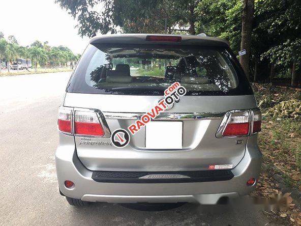 Bán ô tô Toyota Fortuner 2.5 MT đời 2009, màu bạc xe gia đình-1