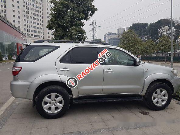 Cần bán gấp Toyota Fortuner 2.5G đời 2011, màu bạc số sàn, 655 triệu-5