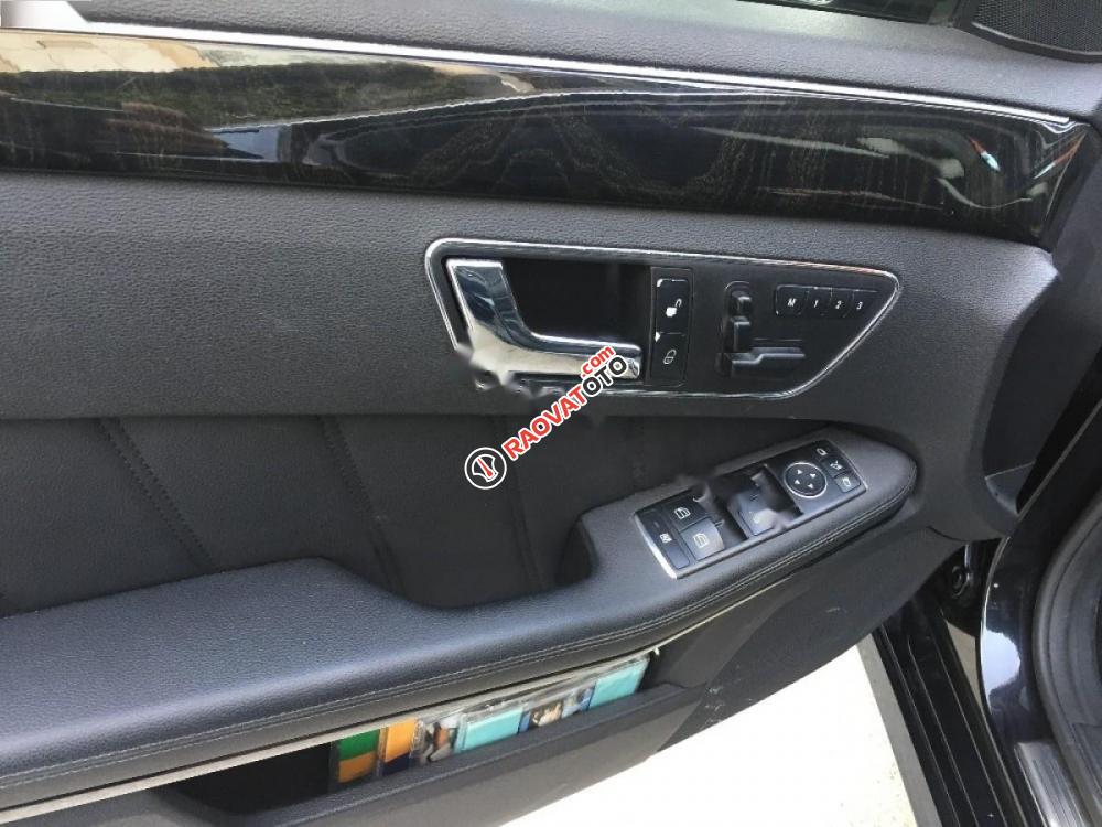 Bán xe Mercedes E250 2010, màu đen-9