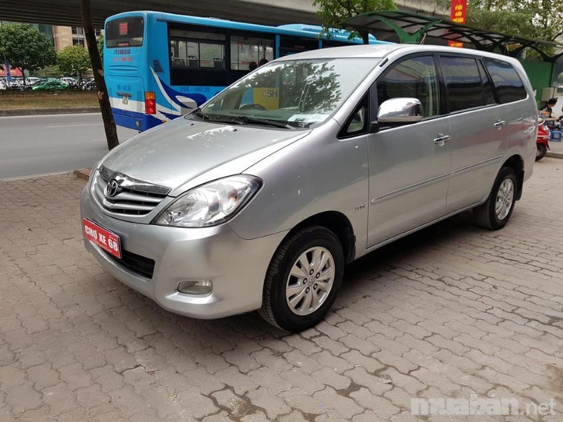 Cần bán xe Toyota Innova đời 2011, nhập khẩu-0