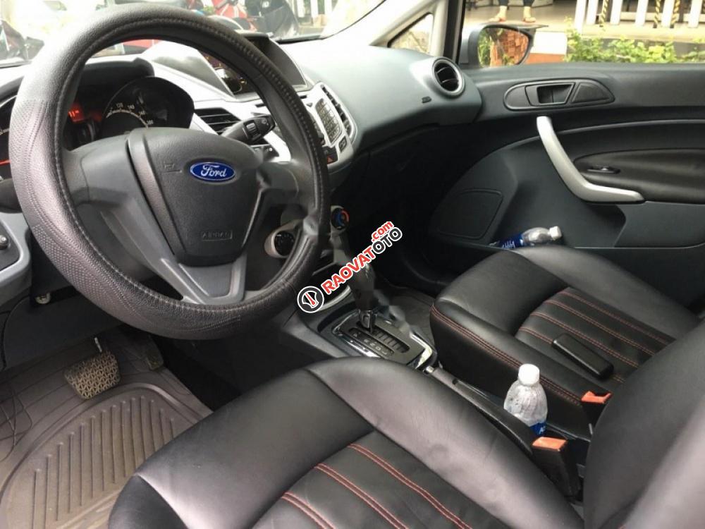 Bán Ford Fiesta 1.6 AT sản xuất 2011, màu bạc số tự động, giá tốt-3