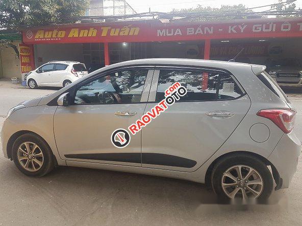 Bán xe Hyundai Grand i10 2015, màu bạc, xe nhập như mới-1