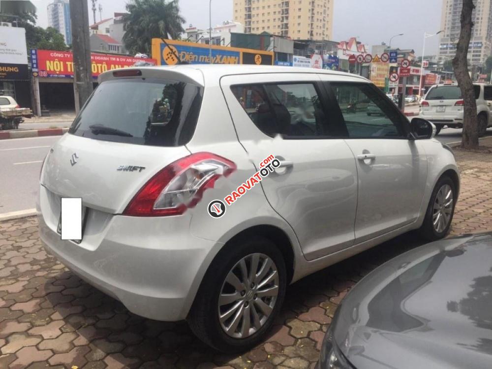 Cần bán Suzuki Swift 1.4 AT đời 2015, màu trắng-6