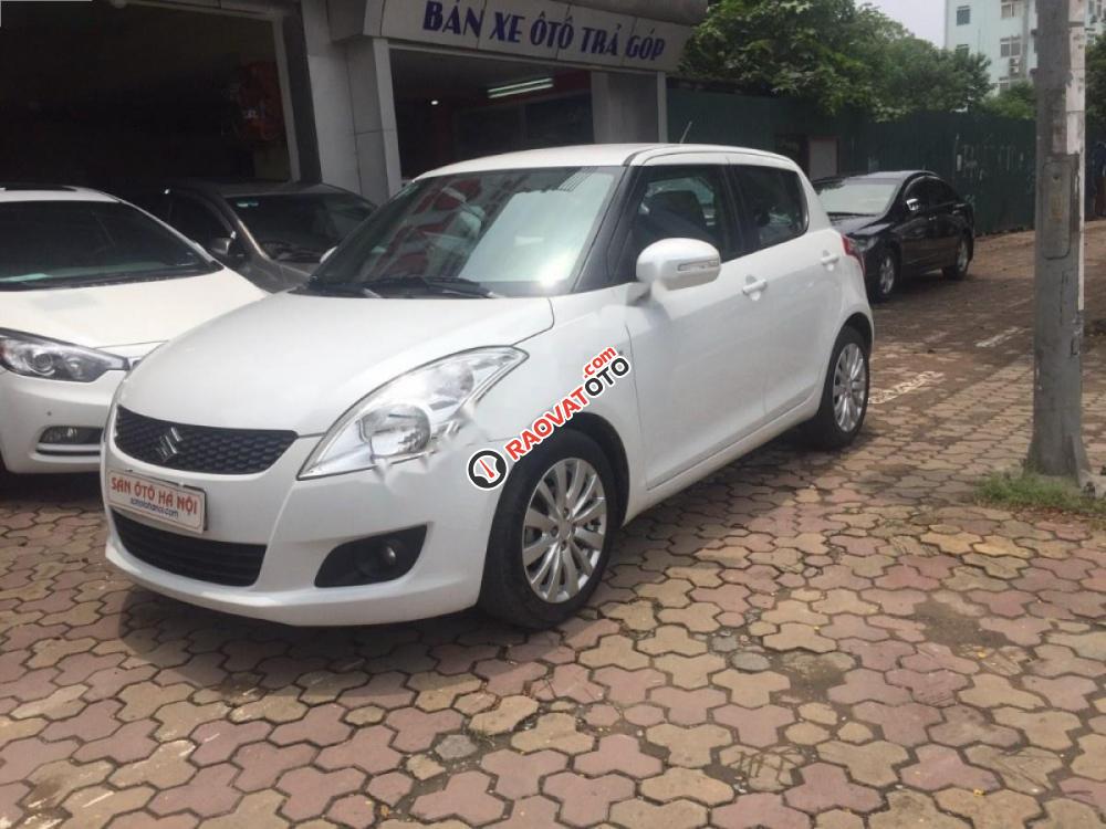 Cần bán Suzuki Swift 1.4 AT đời 2015, màu trắng-9