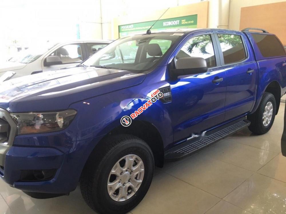 Bán ô tô Ford Ranger XLS 2.2L 4x2 AT đời 2017, màu xanh lam, nhập khẩu, giá chỉ 650 triệu-1