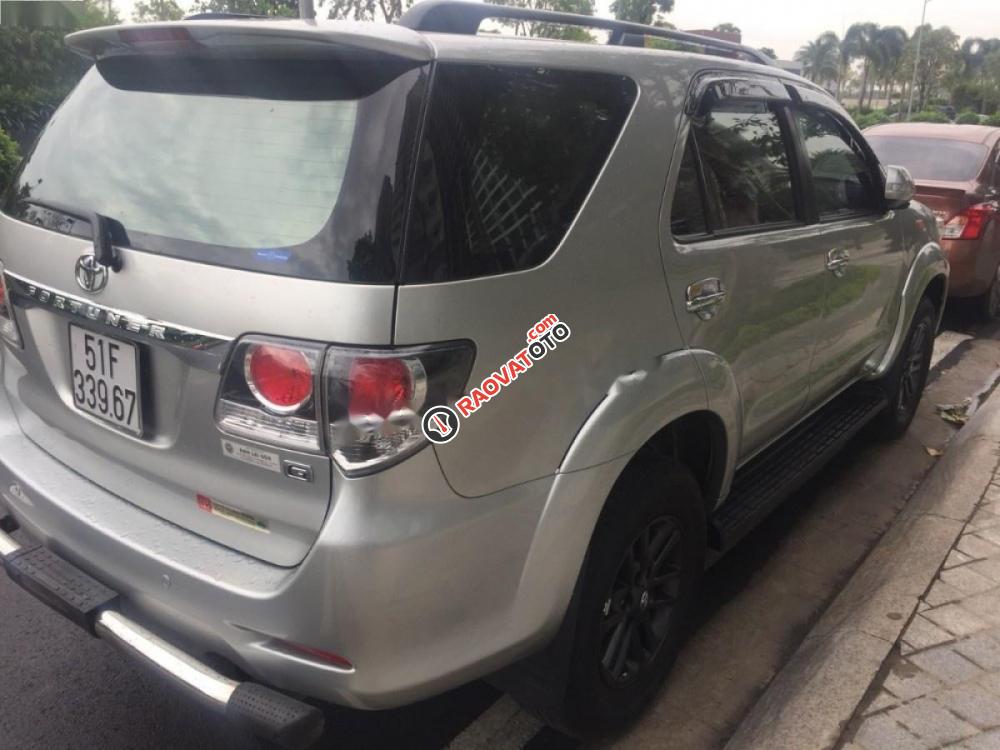 Cần bán Toyota Fortuner 2.5G đời 2015, màu bạc số sàn-3