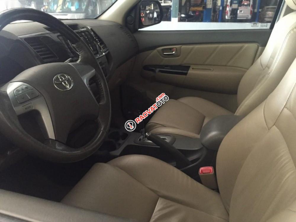 Cần bán xe Toyota Fortuner 2013, màu bạc, giá tốt-2