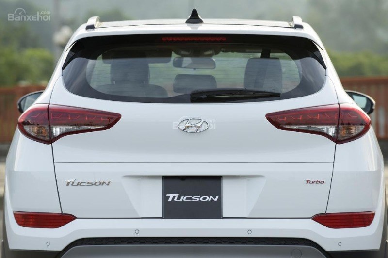 Cần bán xe Hyundai Tucson 2017, màu trắng, nhập khẩu nguyên chiếc-9