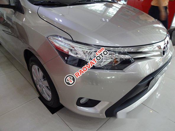 Bán xe Toyota Vios 1.5G AT 2017, màu bạc-4