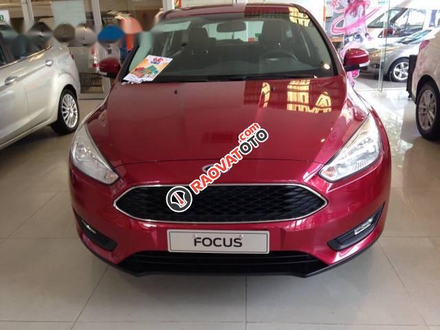Bán Ford Focus 1.5L Trent AT đời 2017, màu đỏ-0